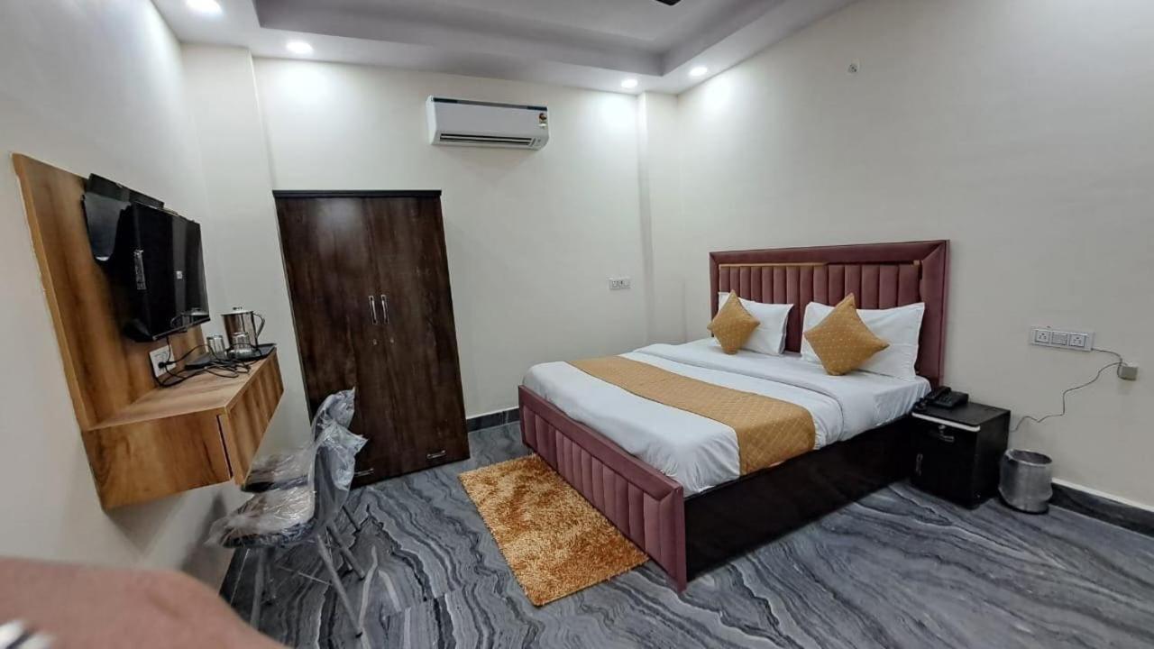 Hotel O City Deluxe Delhi Kültér fotó